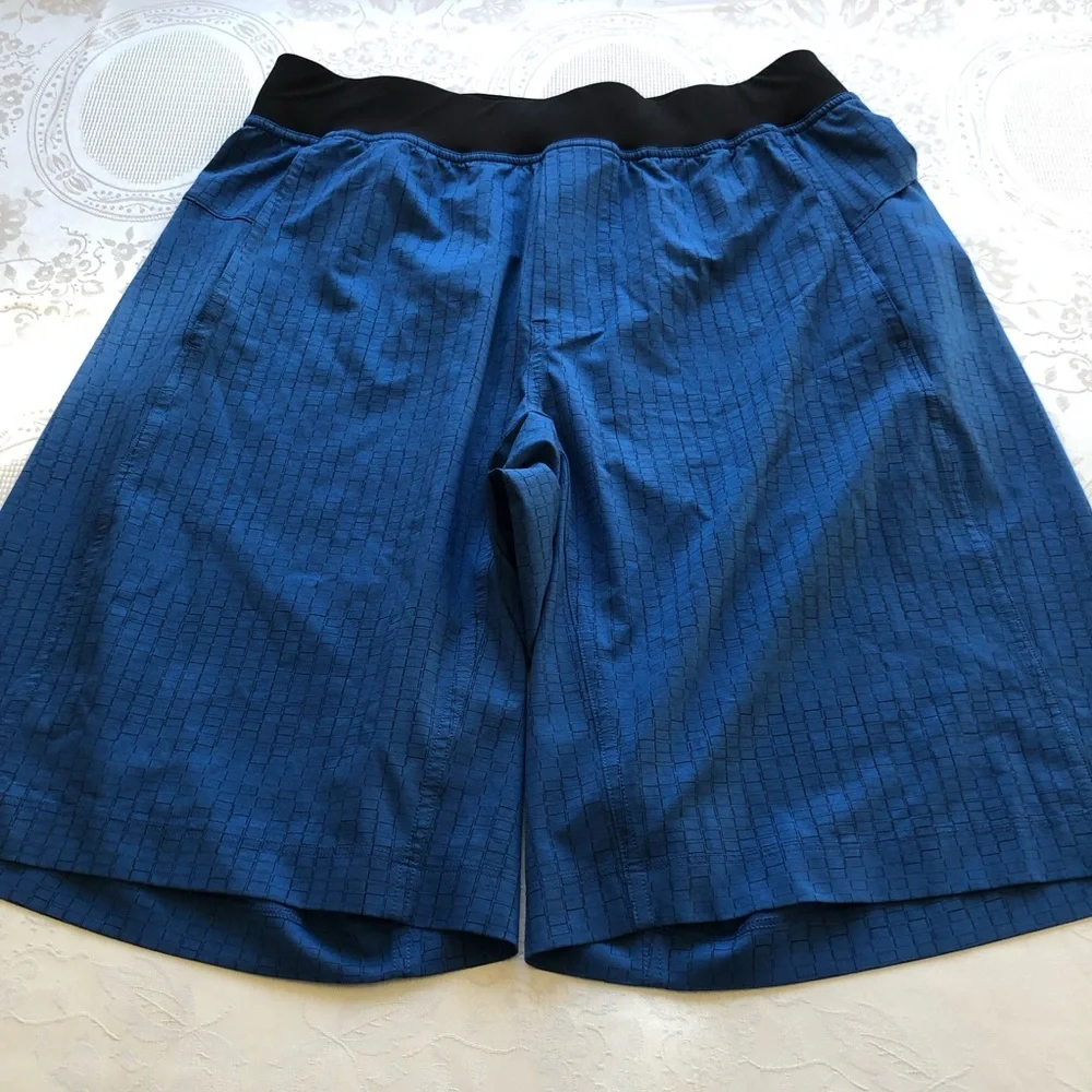 Lululemon Athletica Men’s Size M Nylon Blue Swimming Trunks Activewear Shorts